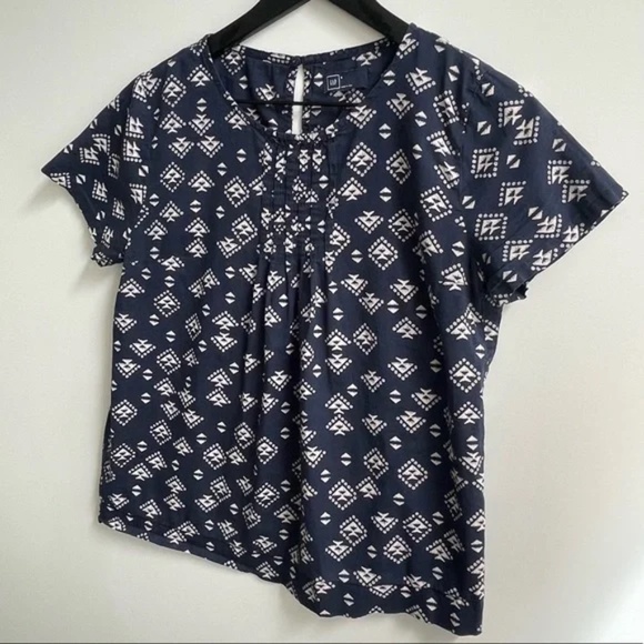 GAP · NAVY PINTUCK PRINTED SHORT SLEEVE - SIZE S - Picture 3 of 9